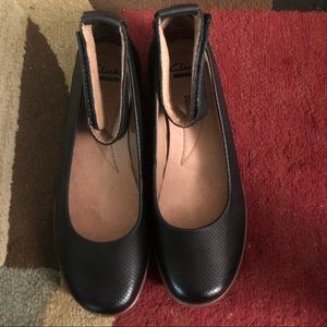 Soft Cushion Black Clarks